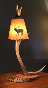 UNIQUE MID 20TH C RUSTIC ANTLER WOOD CABIN MOOSE DEER TABLE LAMP 21" T - Picture 1 of 9