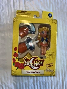 2001 Sailor Moon Sailor Venus MINI-DRESSABLES W/ SNAP ON CLOTHES RARE New In Box - Bild 1 von 6