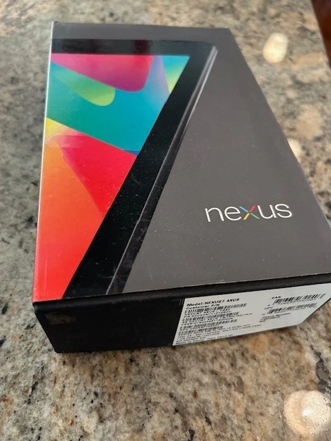 Nexus 7 (1st Generation) 32GB, Wi-Fi + 3G (Unlocked), 7in - black - Image 1 of 4
