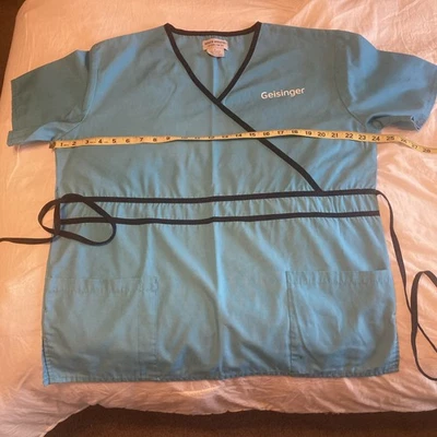 Women Aqua Scrub Top Large Short Sleeve V Neck Pockets, string back tie - Image 1 of 4