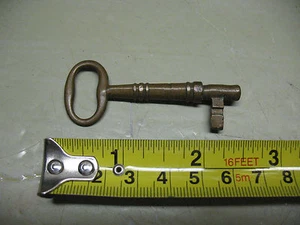 ANTIQUE  BRASS  SKELETON KEY  2.5''  ORIGINAL  UNDAMAGED   - Picture 1 of 2