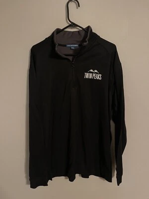 Twin Peaks Restaurant 黑色 1/4 模拟领 L/S 套衫夹克 - 男式 2XL 2XL — 第 1/3 张图片