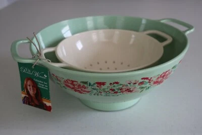 Juego de dos coladores de plástico The Pioneer Woman de 1 qt y 3 qt  Foto 1 de 4