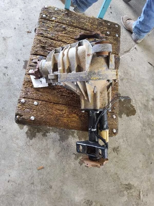 1999-2010 Chevy Silverado 2500 3500 Front Differential Carrier Assy 3.73 Ratio - Image 1 of 1