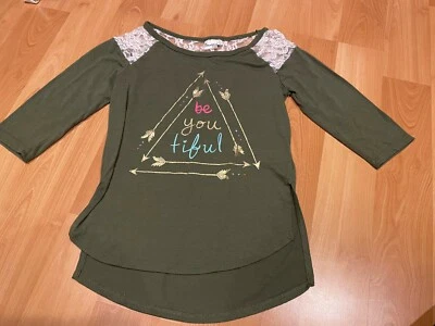 Beautiful 3 4th sleeve tshirt, with a lace design,gently used,girls,size 10 - Image 1 of 4