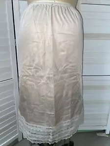 Vintage Nude Halb Rock Nylon Slip 28" lang Nylon Spitzenbesatz Gr. Small - Bild 1 von 6