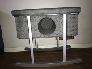 green frog lily pod bassinet