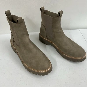 Dolce Vita Chelsea Leigha Boot Lightweight Ankle Taupe 1.25" Heel Size 9 - Picture 1 of 18