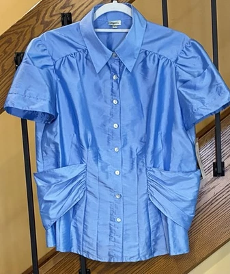 Top de manga corta Agora poli satinado con bandas cintura abotonada talla LG.  Nuevo con etiquetas Foto 1 de 4