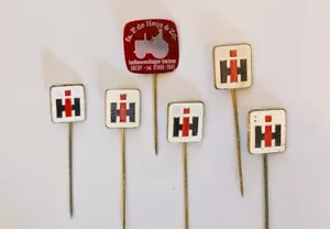 5 vollmetall Jahre '60 Anstecknadeln von International Harvester Traktoren - Afbeelding 1 van 1