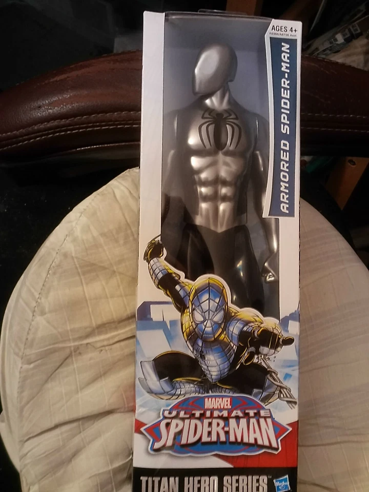 Hasbro Titan Hero Series Marvel Ultimate Armored Spider-Man 12" Figure 2014