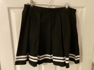 HOT TOPIC BLACK CHEER SKIRT SIZE LARGE - NEVER WORN - Picture 1 of 6