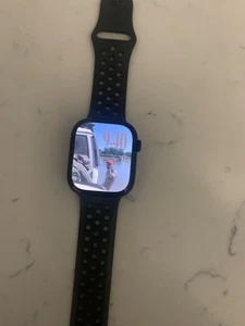 Apple Watch Series 10 46 mm aluminium noir - bracelet sport noir - GPS uniquement - Photo 1 sur 5