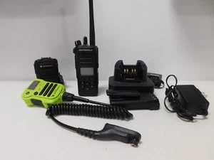 Motorola APX 4000 XE UHF 380-470mhz P25 Cyfrowe przenośne radio W/5Algo AES DES - Zdjęcie 1 z 12