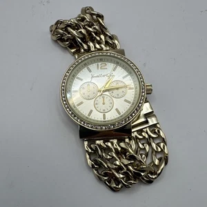 kendall and kylie watch - Picture 1 of 2