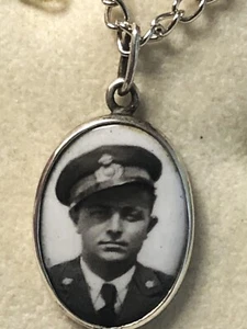 Antico medaglione argento 800 con foto in porcellana di pilota regia aeronautica - Foto 1 di 11
