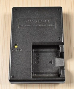 Original Olympus LI-50CAB Digitalkamera Akku Ladegerät - Bild 1 von 2