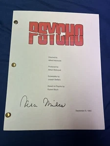VERA MILES SIGNED AUTOGRAPHED PSYCHO FULL MOVIE SCRIPT ALFRED HITCHCOCK - Picture 1 of 3