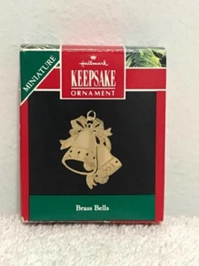 Adorno Hallmark Keepsake | Campanas de latón | 1910 | Miniatura | Nuevo en caja - Imagen 1 de 1