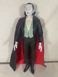  Vintage Dracula 1991 Hamilton gifts figurine WITH CAPE Universal Monsters 
