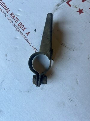 Abrazadera guardabarros trasero Suzuki LT250R 1985 1986 Quadracer 85 86 63151-19A00 Foto 1 de 4