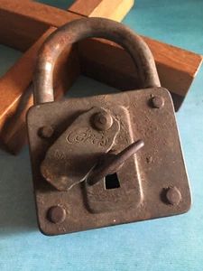 Ancien Gros Cadenas Mousqueton à Clé VACHETTE Cérès - Imagen 1 de 4