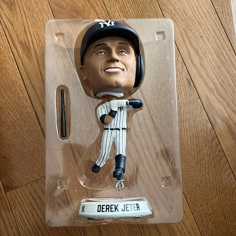 Derek Jeter New York Yankees Bighead Bobblehead IN HAND 190/222 Cover