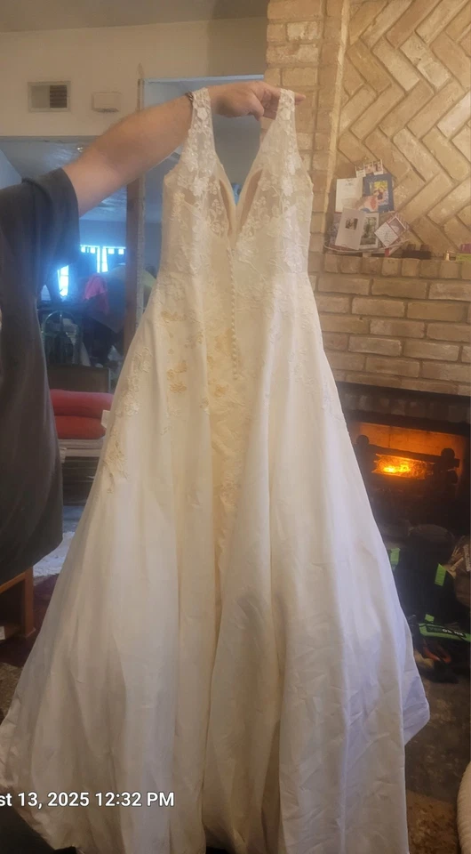Stella York Wedding Dress Size 16 - Image 1 of 4