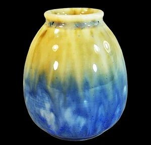 SUPERB RUSKIN HIGH GLOSS / LUSTRE MINIATURE SOUFFLE VASE - Picture 1 of 7