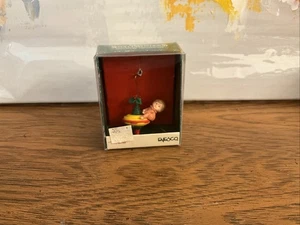 Hallmark Andenken Ornament Vintage Toyland Neu - Bild 1 von 3