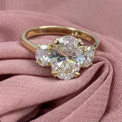 4.00Ct Oval-Cut VS1 Lab Grown Diamond Three Stone Wedding Ring 14k Yellow Gold - Image 1 of 4