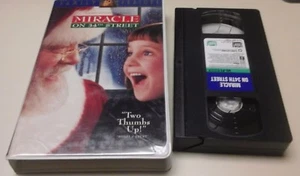 MIRACLE ON 34TH ST. MOVIE VHS - Picture 1 of 2