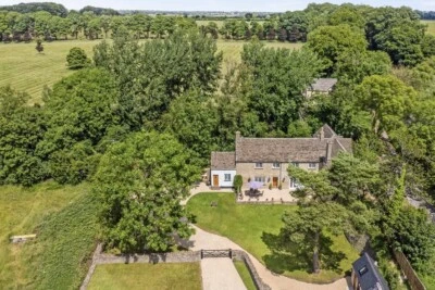 Historic 1784 Cotswold Cottage With Stunning Far Reaching Views - Image 1 of 4