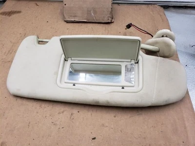 Viseira solar direita passageiro com iluminação compatível com 06-09 FUSION 349431 - Imagem 1 de 4