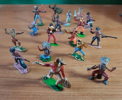 VINTAGE LOTTO DI 17 SOLDATINI PLASTICA MISTI SCALA 1:32 - 6 CM (C05) - Immagine 1 di 4