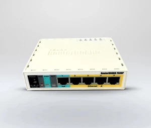 Mikrotik RouterBoard 750UP POE 5-Port 10/100 Ethernet Managed Router USED - Afbeelding 1 van 7