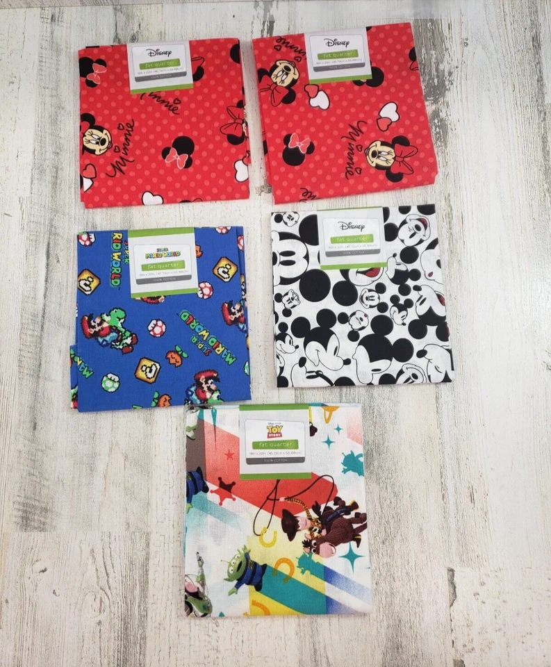 Disney Minnie Mouse Single Fat Quarter 100 Cotton 18"x22" Ears Bow Red Hearts