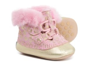 NEW SOREL CARIBOOTIE NEWBORN BOOTIES SHOES BOOTS PINK INFANTS GIRLS SIZE  1 - Picture 1 of 4