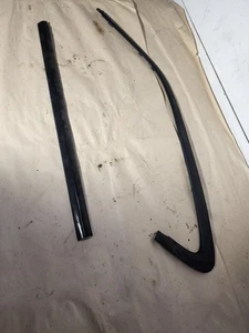1990-1993 Acura Integra 2 door Couper Rear Quarter Window Trim Molding Driver - Picture 1 of 6