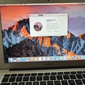 MacBook Air (13-inch, Late 2010) - Picture 1 of 13