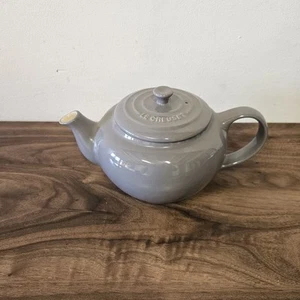 Le Creuset Classic Stoneware Teapot Grey 9-2  Excellent Condition - Picture 1 of 9