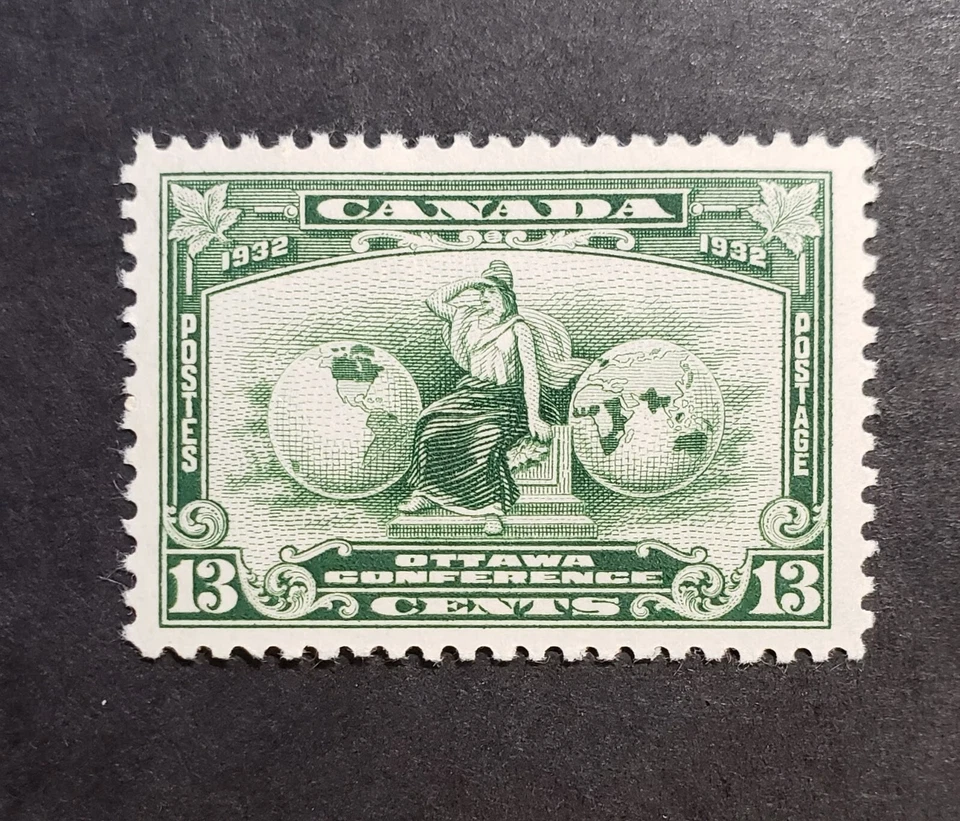 Stamps Canada Mint: #194 13c Brittania VF Mint Lightly hinged - Image 1 of 1