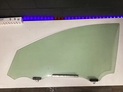 2013-2018 丰田 RAV4 左前驾驶员侧门玻璃 — 第 1/2 张图片