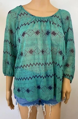 Blusa Soprano Talla L Verde Transparente Top Geométrica Manga 3/4 Top Hombros Recortados Foto 1 de 4