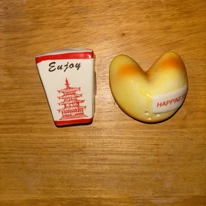 Chinese Food Salt & Pepper Shaker Set Pier 1 Imports Fortune Cookie To Go Box - Picture 1 of 5
