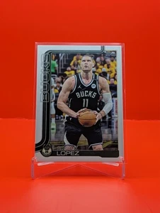 Baloncesto Topps Brook Lopez #58 2025 - Imagen 1 de 2