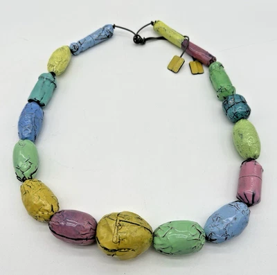 Collar Esther Knobel, 2015. Cordón de cobre, esmalte, goma Foto 1 de 4