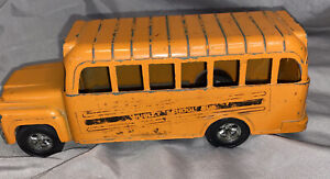 Hubley vintage steel orange school bus metal  9 Inches USA