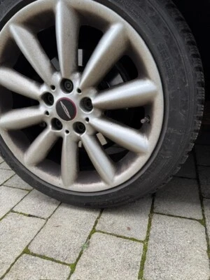 Winterreifen auf Mini Cooper Felgen - Bild 1 von 3