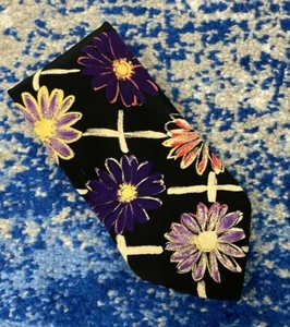 Corbata de seda Boss Hugo Boss negra rosa púrpura amarillo beige floral a cuadros Italia - Imagen 1 de 4